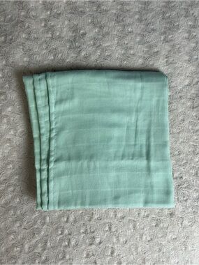 Amazing Baby Solid Light Green Swaddle Blanket Muslin Cotton Thin